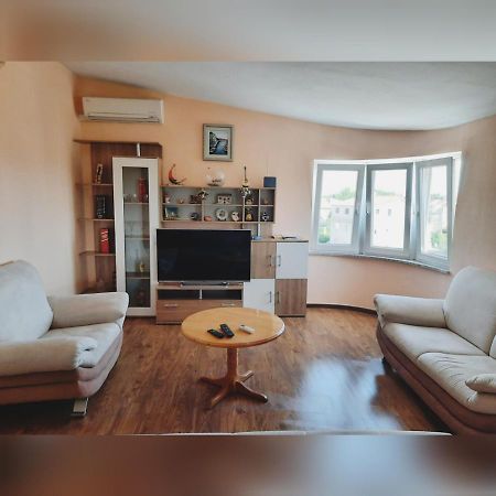 Apartman Julienne Kaštela Eksteriør billede